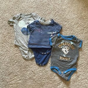 Baby Gap / Disney bundle size 0-3 months.